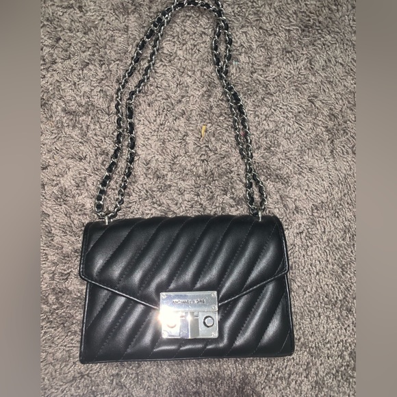 Micheal Kor Black small Purse - Picture 2 of 3